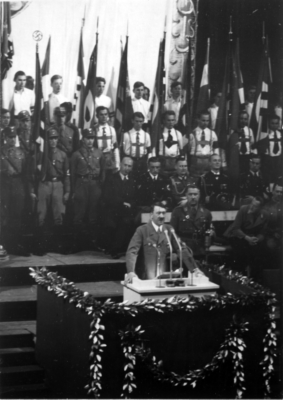 Hitler in Salzburg Rede in der Großen Festspielhalle in der Hofstallgasse